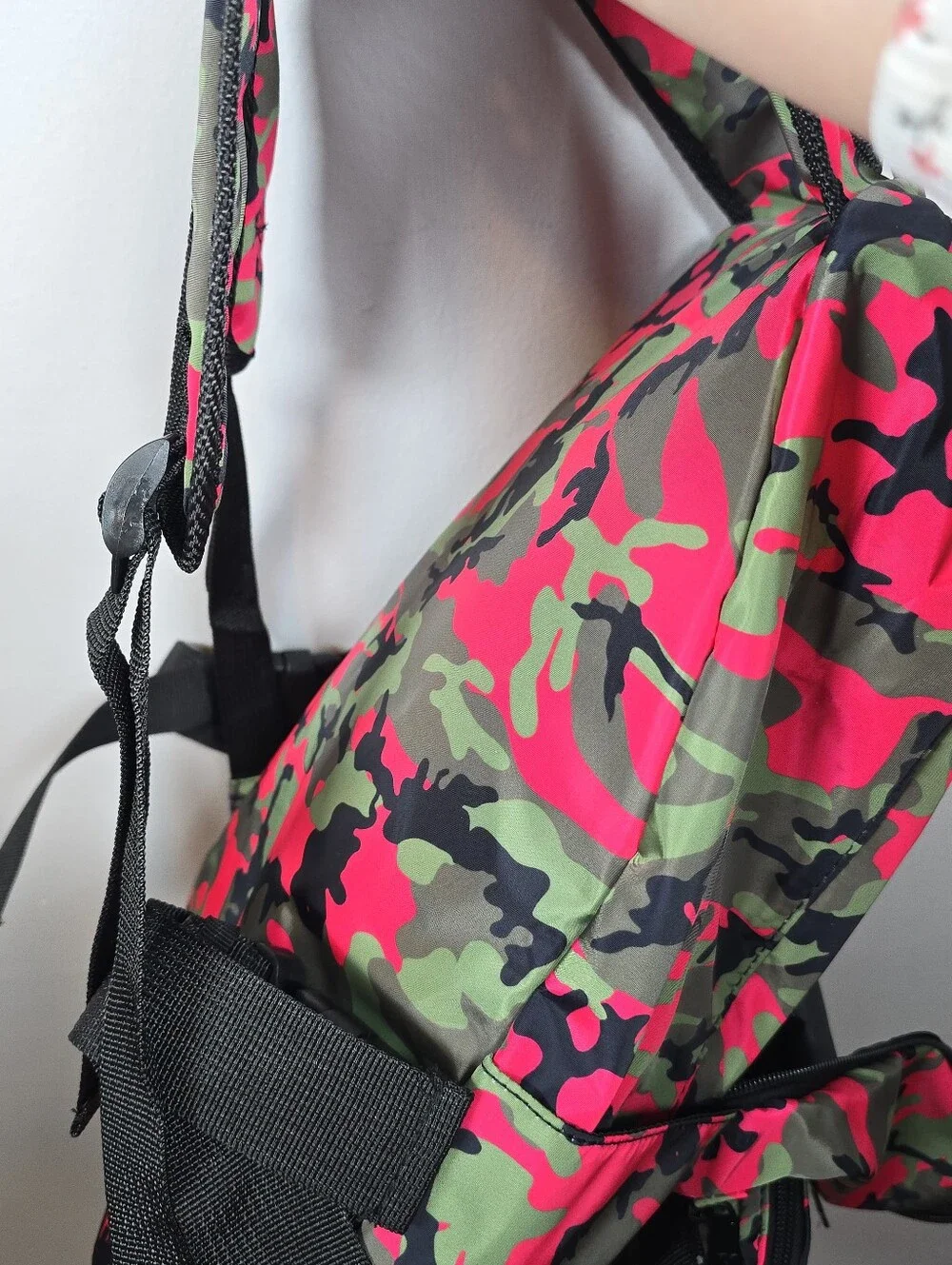 NWT Badgley Mischka Camo Nylon Backpack With Detachable Pocket Bag Gym School